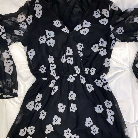 Express Dress - Size M - Picture 2 of 3